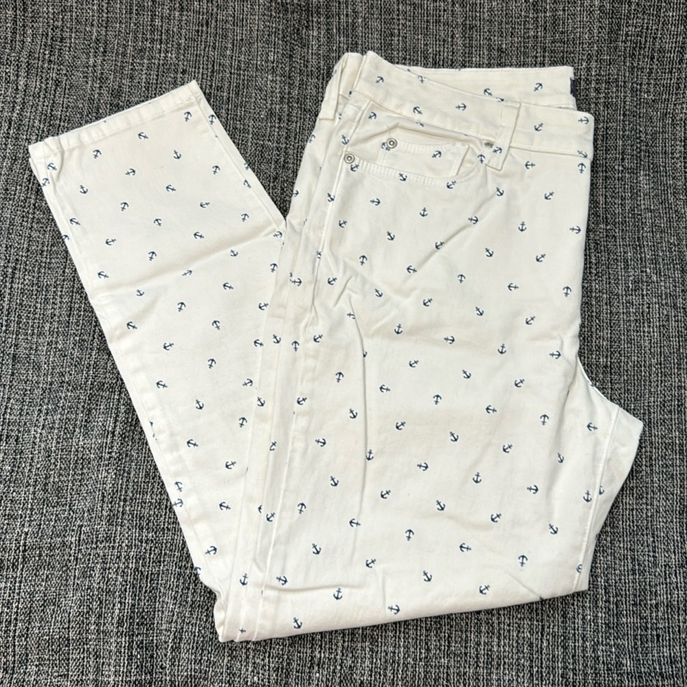 NYDJ women’s pants size 12 white with anchors graphic on it.